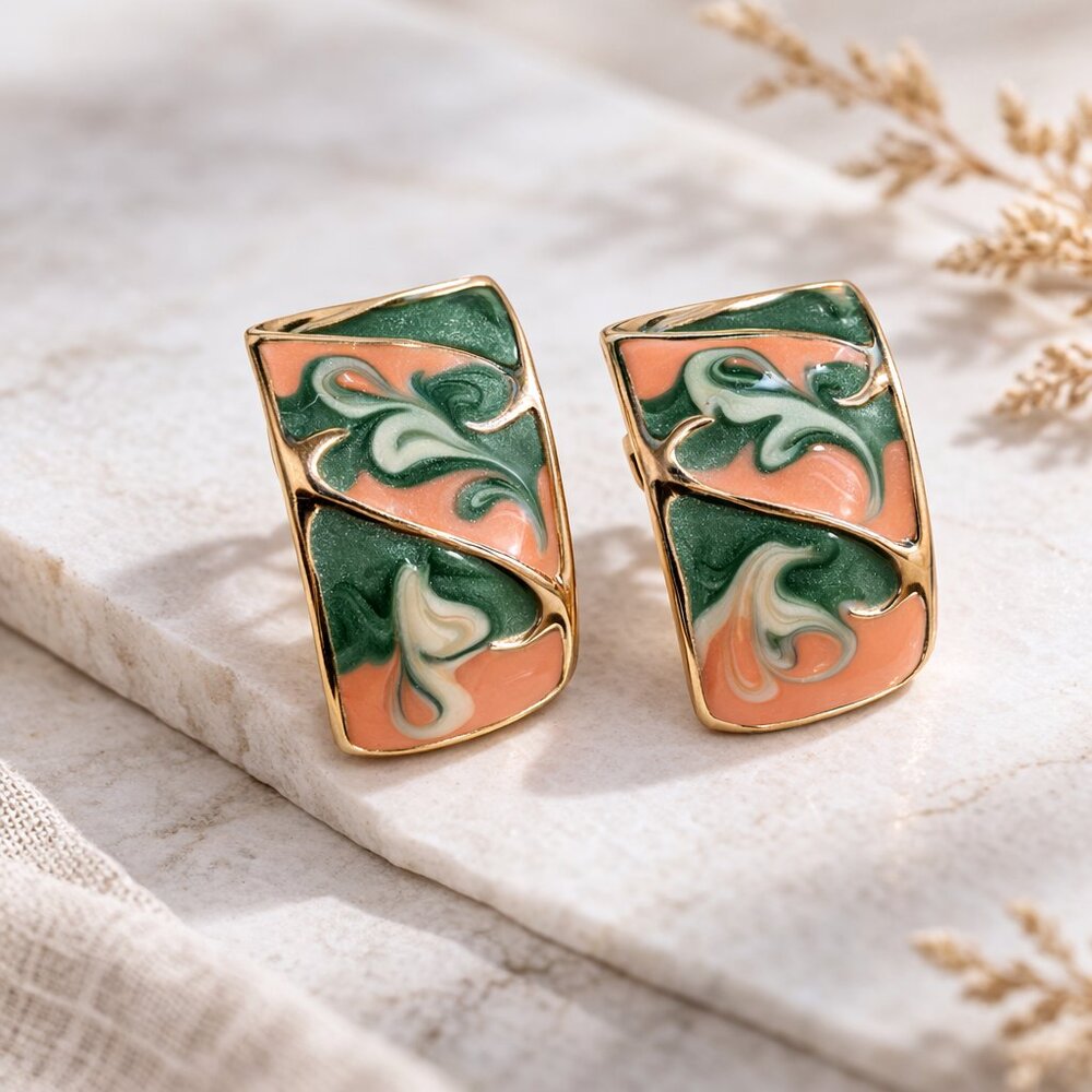 Vintage fairycore enamle curved earrings metallic